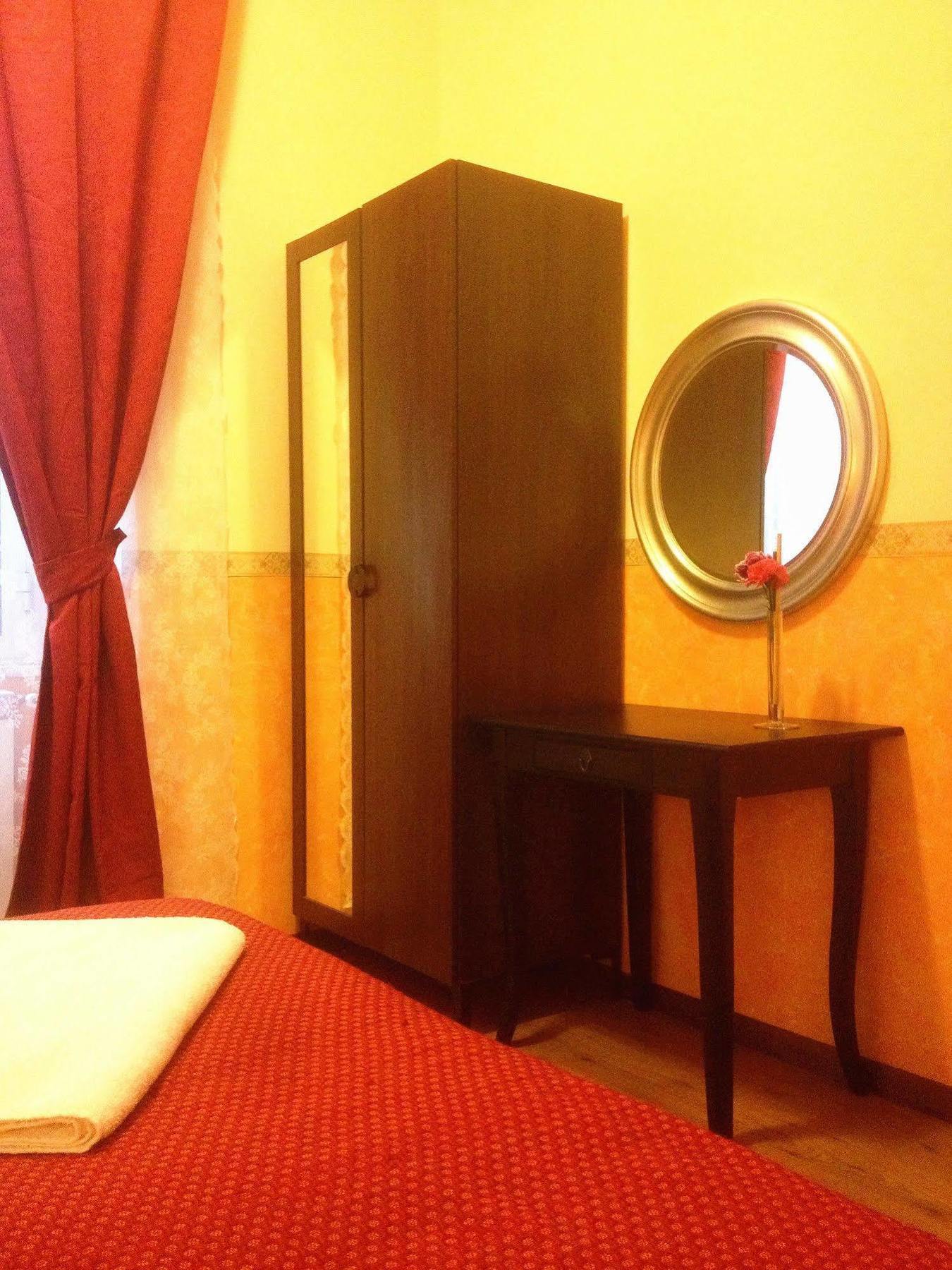 Bed and Breakfast Claudia House Roma Termini Exteriér fotografie