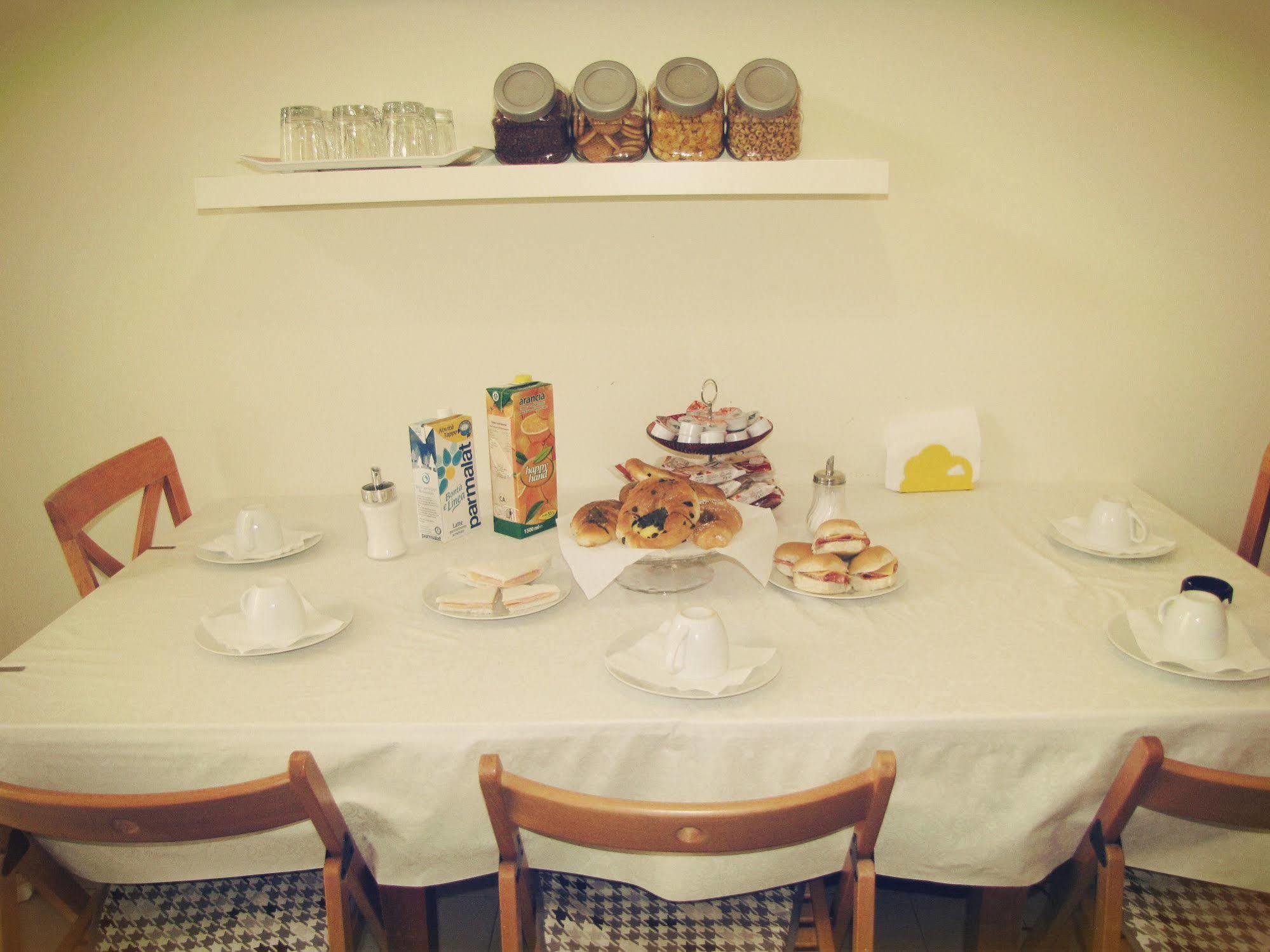Bed and Breakfast Claudia House Roma Termini Exteriér fotografie