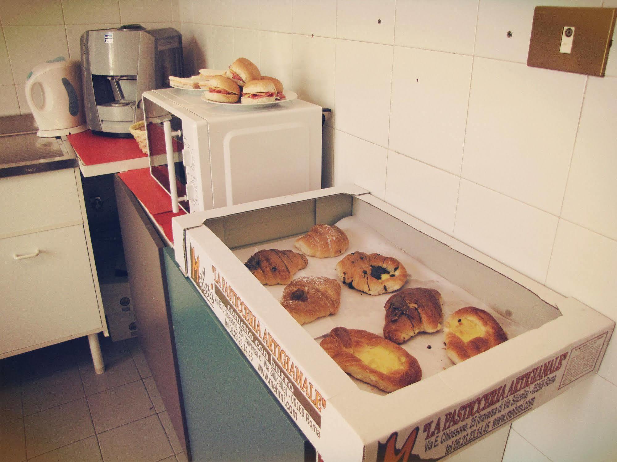 Bed and Breakfast Claudia House Roma Termini Exteriér fotografie